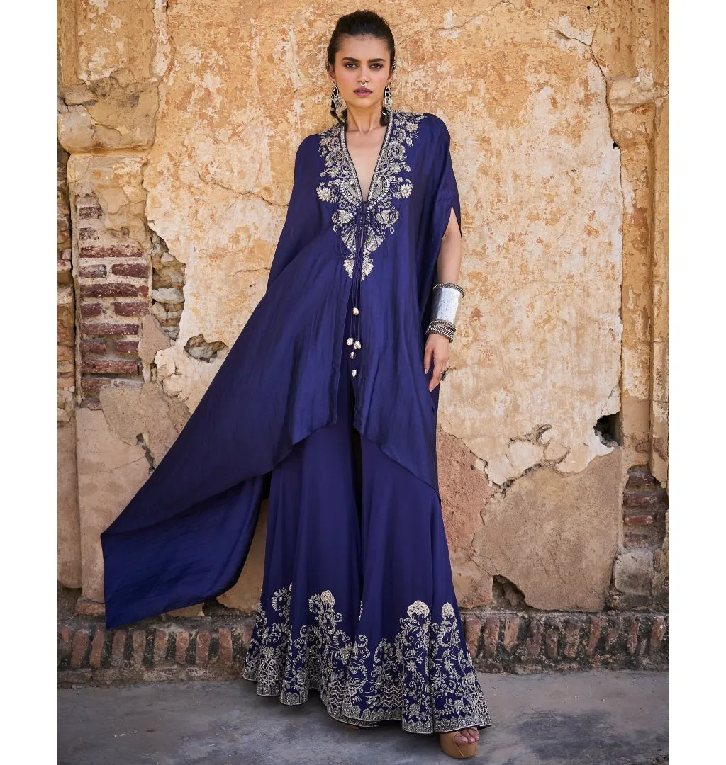 Aiekeyah Embroidered Cape Set