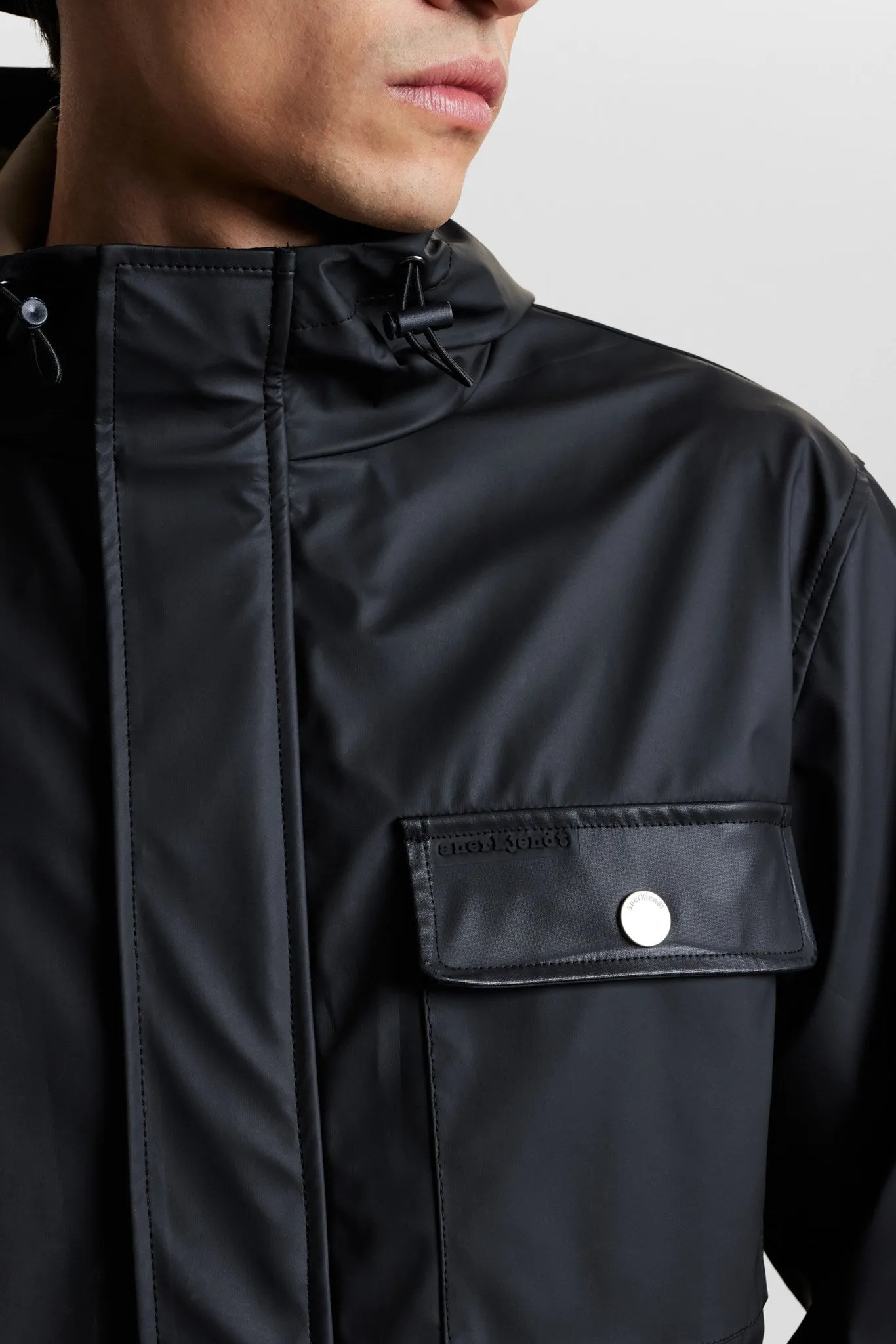 AKPER RAINCOAT - Caviar