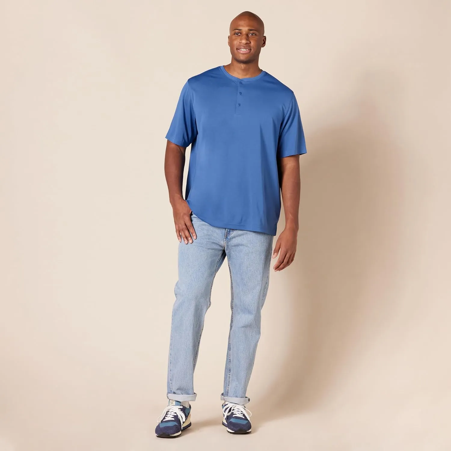 Amazon Essentials Henley Shirts for Men, Short Sleeve, Quick-Dry Jersey, Regular-Fit, 2-Pack