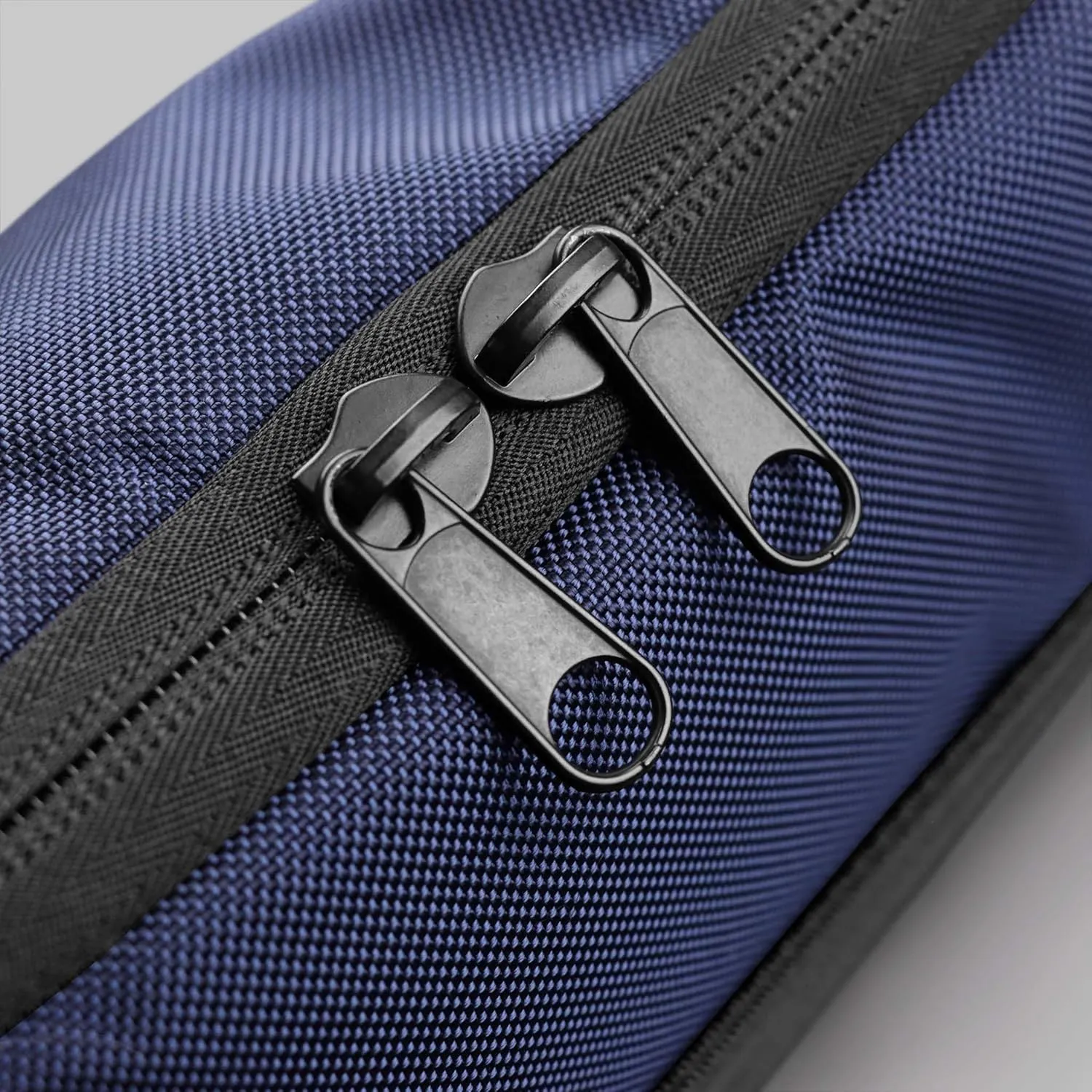 The Frenchie Co. Closet Bag |Ultra Navy|Garment Travel Bag w/Shoulder and Backpack Straps | Fast & Easy Packing, No Need to Fold | Up to 10 hangars and pair of shoes |Nylon and Italian Leather